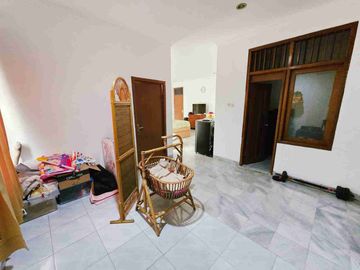 Baru Renovasi Total! Jual Rumah Bintaro Sektor 3, Tangerang Selatan