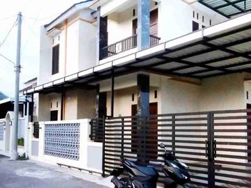 Rumah Bagus Siap Huni 2 lt di Gedongan Colomadu
