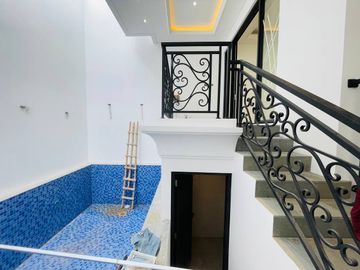 RUMAH MEWAH LOKASI STRATEGIS DENGAN  PRIVATE POOL DAN PRIVATE SECURITY DI MOH.KAHFI, JAKARTA SELATAN
