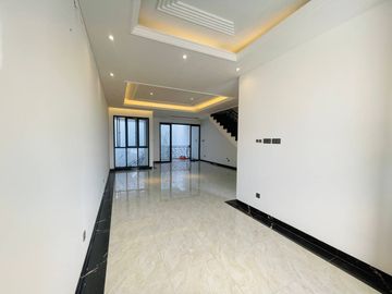 RUMAH MEWAH LOKASI STRATEGIS DENGAN  PRIVATE POOL DAN PRIVATE SECURITY DI MOH.KAHFI, JAKARTA SELATAN