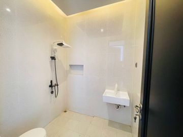 RUMAH MEWAH LOKASI STRATEGIS DENGAN  PRIVATE POOL DAN PRIVATE SECURITY DI MOH.KAHFI, JAKARTA SELATAN