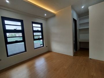 For Sale 3 Storey Modern Townhouse in Northview 1 Batasan Hills, Q.C. KSA