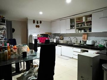 Jual Cepat Rumah Mewah 3 Lantai Bisa Parkir 9 Mobil Area Taman Aries Jakarta Barat