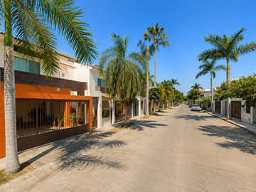 VENTA DE CASA EN LA COLONIA FLUVIAL VALLARTA EN PUERTO VALLARTA EN JALISCO