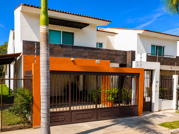 VENTA DE CASA EN LA COLONIA FLUVIAL VALLARTA EN PUERTO VALLARTA EN JALISCO