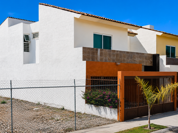 VENTA DE CASA EN LA COLONIA FLUVIAL VALLARTA EN PUERTO VALLARTA EN JALISCO