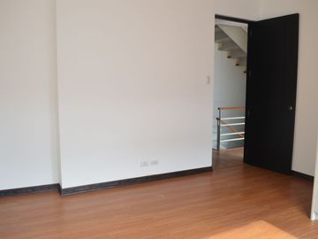 3 Storey 3  Bedroom Townhouse For Sale Located in Pasadeña San Juan Manila-JV2