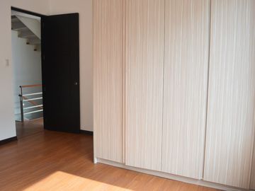 3 Storey 3  Bedroom Townhouse For Sale Located in Pasadeña San Juan Manila-JV2