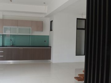 3 Storey 3  Bedroom Townhouse For Sale Located in Pasadeña San Juan Manila-JV2
