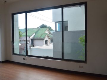 3 Storey 3  Bedroom Townhouse For Sale Located in Pasadeña San Juan Manila-JV2