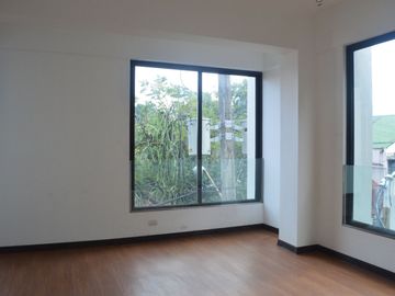 3 Storey 3  Bedroom Townhouse For Sale Located in Pasadeña San Juan Manila-JV2