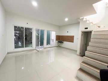 Rumah Siap Huni di Area Permata Hijau Sukabumi Selatan Jakarta Barat