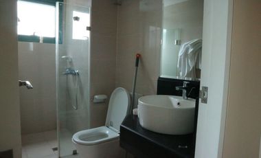 For Sale: Luxury Fully Furnished 2BR Residence with Manila Golf View at 8 Forbestown Road, BGC