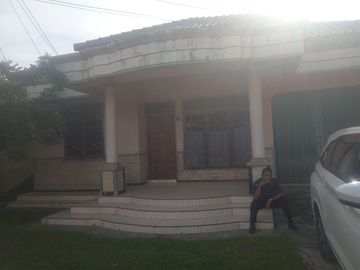 RUMAH LELANG SIAP HUNI DENGAN LAHAN LUAS DI DUKUHSETI – Rp950 JUTA