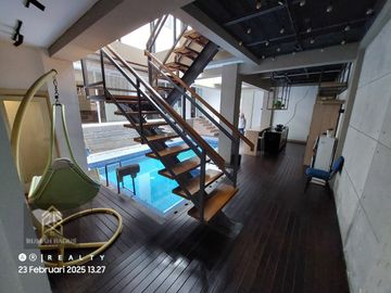 DIJUAL RUMAH MEWAH SAYAP DAGO BANDUNG Dengan Kolam Renang Pribadi Harga Nego