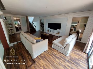 DIJUAL RUMAH MEWAH SAYAP DAGO BANDUNG Dengan Kolam Renang Pribadi Harga Nego
