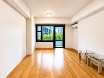 High-End 2 Bedroom Condo for Sale in Arya Residences, BGC, Taguig City