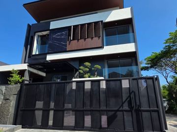 Turun Harga !! Rumah Minimalis Modern di Bukit Golf Internasional GE Citraland Surabaya Barat
