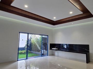 Turun Harga !! Rumah Minimalis Modern di Bukit Golf Internasional GE Citraland Surabaya Barat