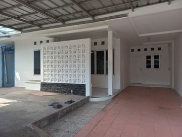 Dijual Rumah Pinggir Jalan Di Nusaloka BSD City bisa untuk Usaha