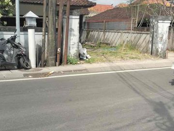 Dijual tanah isi bangunan lokasi di jalan utama Tuka Canggu