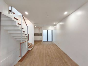 For Sale11 3 Storey 3 Bedroom GTownhouse Located in Culiat Quezon City-JV2