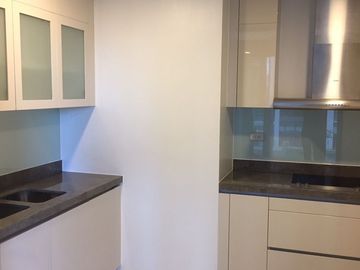 Grand Hyatt Manila Residences (North Tower) | 2BR Unit | 119 sqm | With Parking & Bathtub | ₱200K (Nego)