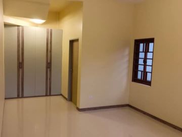 House and Lot For Sale in Foggy Heights Subd in Tagaytay City-MC