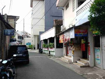 Rumah Induk+Ruang Usaha Dan Kost Di Kawasan Kost kostan & Mahasiswa, Area Jl. Kaliurang Dalam Ringroad Dekat Kampus UGM Yogyakarta
