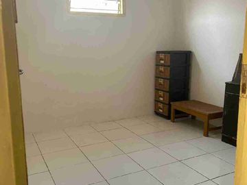 Rumah Induk+Ruang Usaha Dan Kost Di Kawasan Kost kostan & Mahasiswa, Area Jl. Kaliurang Dalam Ringroad Dekat Kampus UGM Yogyakarta