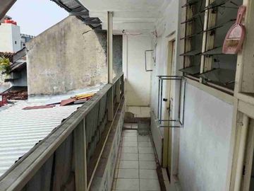 Rumah Induk+Ruang Usaha Dan Kost Di Kawasan Kost kostan & Mahasiswa, Area Jl. Kaliurang Dalam Ringroad Dekat Kampus UGM Yogyakarta