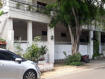 Rumah 2 Lantai, Jl. Gudang Peluru Raya, Tebet, Jakarta Selatan