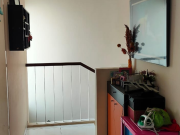 Jual Rumah Siap Huni Cluster Alamanda 4KM - Full Interior & Terawat