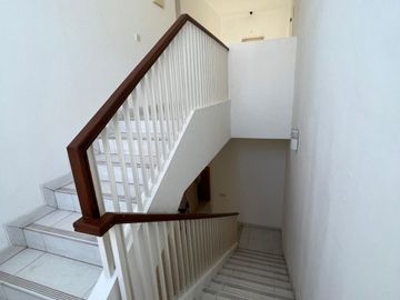 Turun Harga! Rumah SHM di Cluster Alamanda JGC Cakung – LT 186 m², 2 Lantai, 3+1 KT