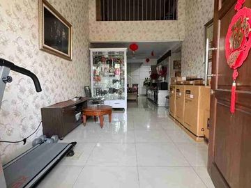 Dijual Rumah 1.5 Lantai Harapan Indah 1, LT 150m² Full Furnished SHM - 5KT/4KM Siap Huni