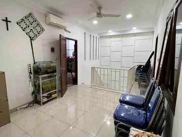 Dijual Rumah 1.5 Lantai Harapan Indah 1, LT 150m² Full Furnished SHM - 5KT/4KM Siap Huni