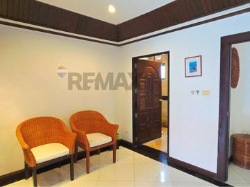 3-Bedroom Townhouse for Sale only 2 minutes' walk to Big Buddha Beach