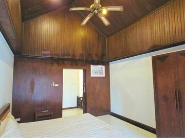3-Bedroom Townhouse for Sale only 2 minutes' walk to Big Buddha Beach