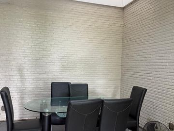 Rumah dengan Letak Strategis di Kota Modern Tangerang