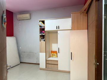 Rumah dengan Letak Strategis di Kota Modern Tangerang