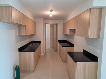 Three Bedroom Unit for Lease in Park Cascade, Arca South, Taguig City