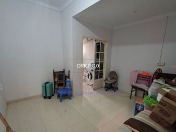 Rumah 2 Lantai Bellavista Residence 5 Kamar Tidur, Lokasi Strategis