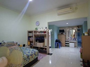 Rumah 2 Lantai Bellavista Residence 5 Kamar Tidur, Lokasi Strategis