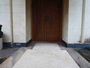 Rumah 3 lantai di komplek Kijang Kencana Kemanggisan Palmerah 9 miliar
