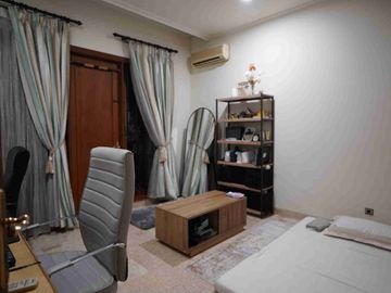 Rumah 3 lantai di komplek Kijang Kencana Kemanggisan Palmerah 9 miliar