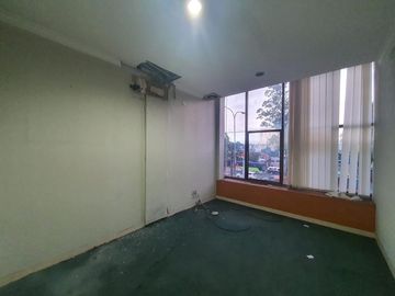 Jual ruko Kota Tangerang hadap jalan raya Tangcity Mall cocok untuk kantor kecantikan skincare klinik kursus