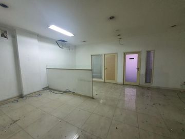Jual ruko Kota Tangerang hadap jalan raya Tangcity Mall cocok untuk kantor kecantikan skincare klinik kursus