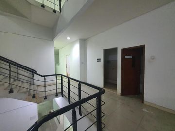 Jual ruko Kota Tangerang hadap jalan raya Tangcity Mall cocok untuk kantor kecantikan skincare klinik kursus