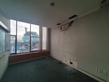 Jual ruko Kota Tangerang hadap jalan raya Tangcity Mall cocok untuk kantor kecantikan skincare klinik kursus