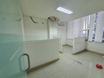 Jual ruko Kota Tangerang hadap jalan raya Tangcity Mall cocok untuk kantor kecantikan skincare klinik kursus